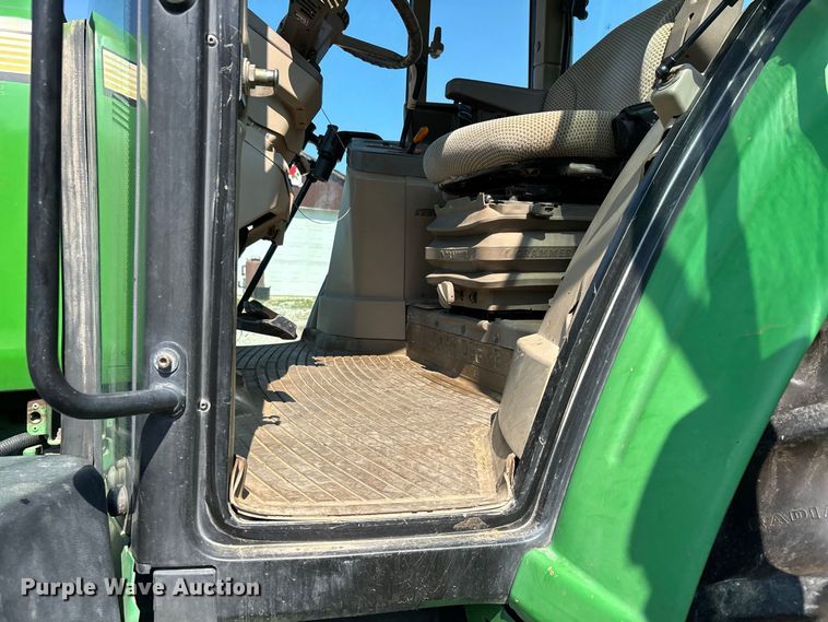 image for item ER3212 2011 John Deere 7330 MFWD tractor