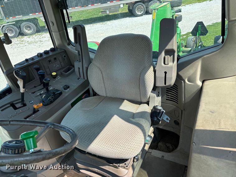 image for item ER3212 2011 John Deere 7330 MFWD tractor