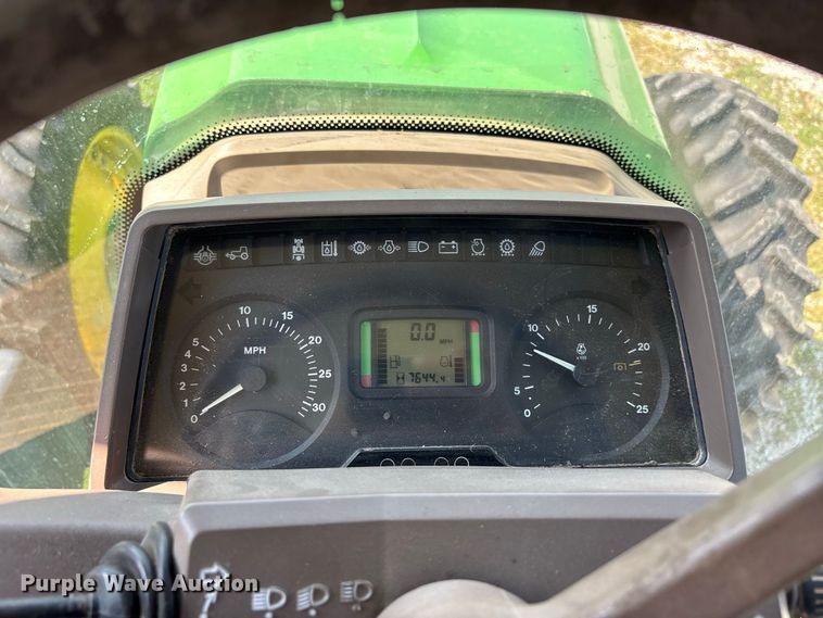 image for item ER3212 2011 John Deere 7330 MFWD tractor