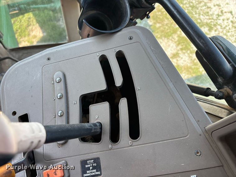 image for item ER3212 2011 John Deere 7330 MFWD tractor