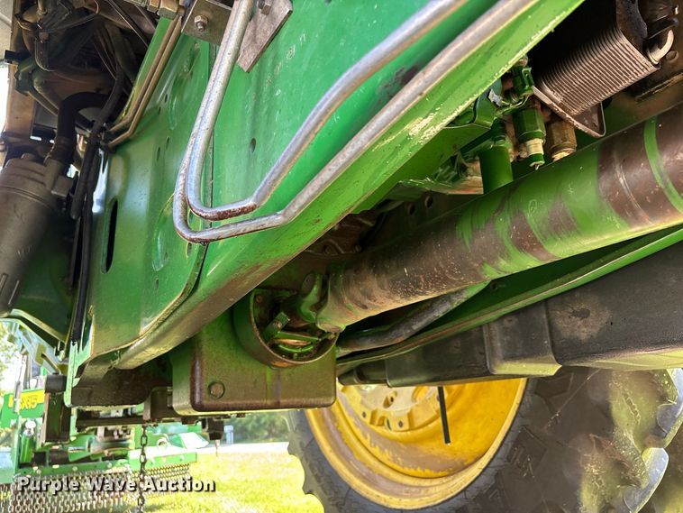 image for item ER3212 2011 John Deere 7330 MFWD tractor