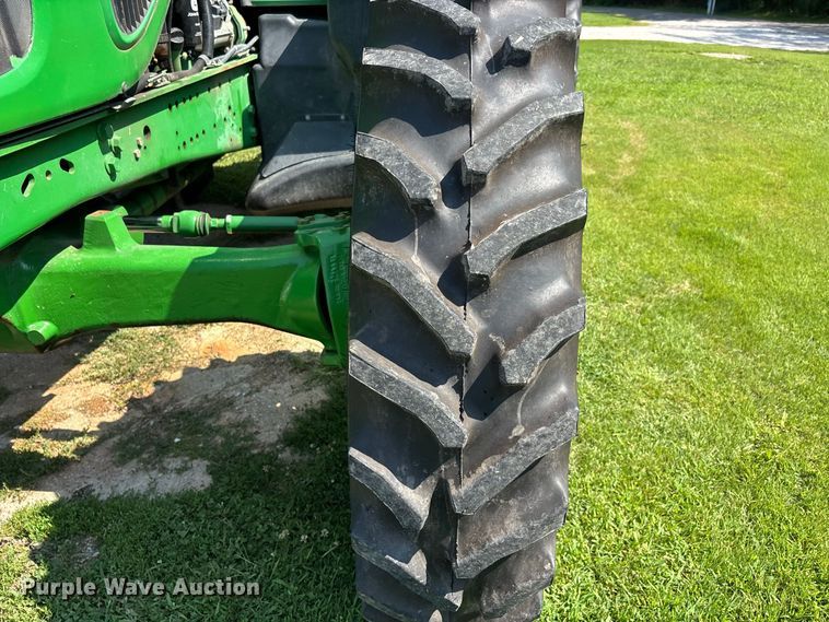 image for item ER3212 2011 John Deere 7330 MFWD tractor