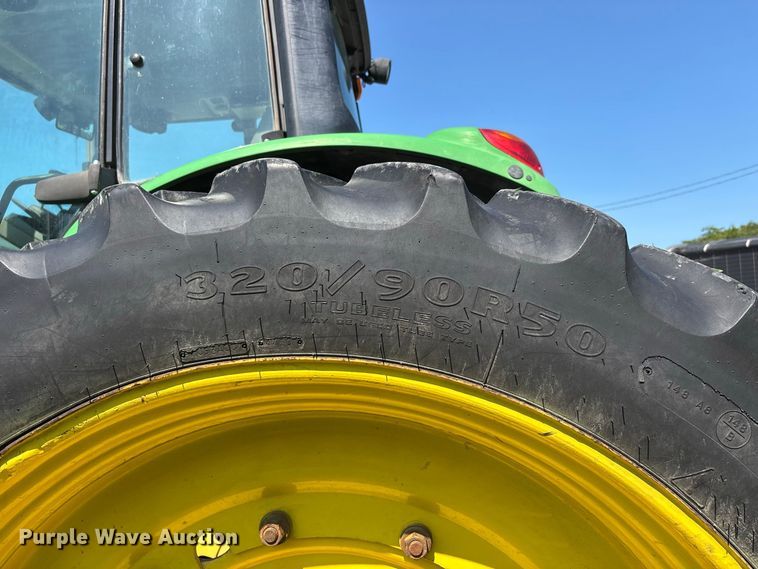image for item ER3212 2011 John Deere 7330 MFWD tractor