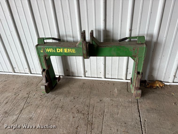 image for item ER3212 2011 John Deere 7330 MFWD tractor