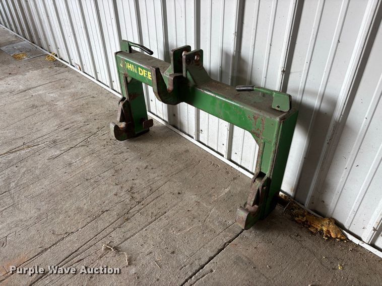image for item ER3212 2011 John Deere 7330 MFWD tractor
