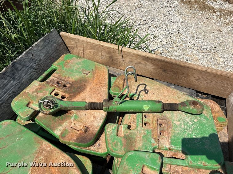 image for item ER3212 2011 John Deere 7330 MFWD tractor