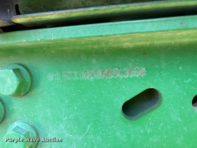 image for item ER3212 2011 John Deere 7330 MFWD tractor