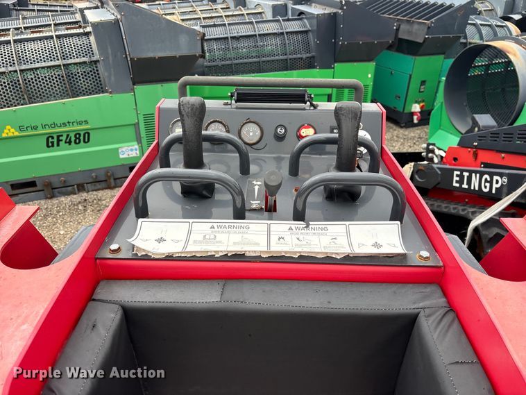 image for item ET0182 2024 Erie SCL850 compact utility loader