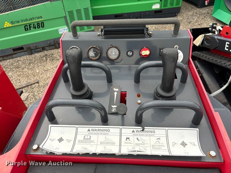 image for item ET0182 2024 Erie SCL850 compact utility loader