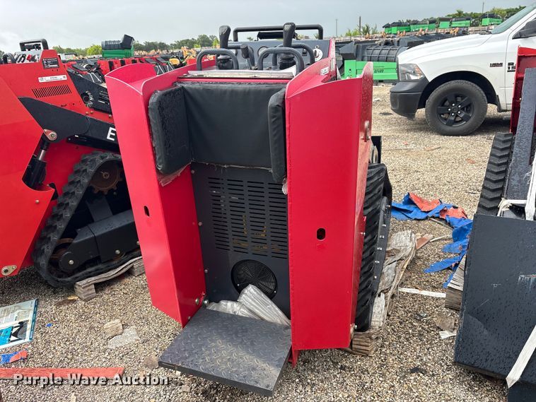 image for item ET0184 2024 Erie SCL850 compact utility loader