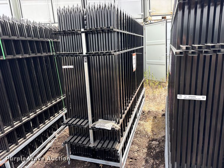(22) Valley Pioneer F10 fence panels
