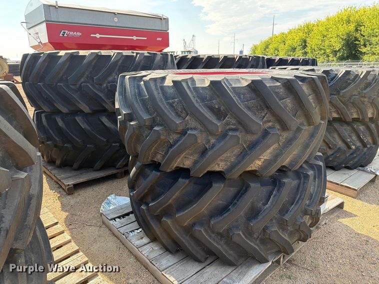 image for item EU5848 (4) Fendt 1050 tractor tires and wheels