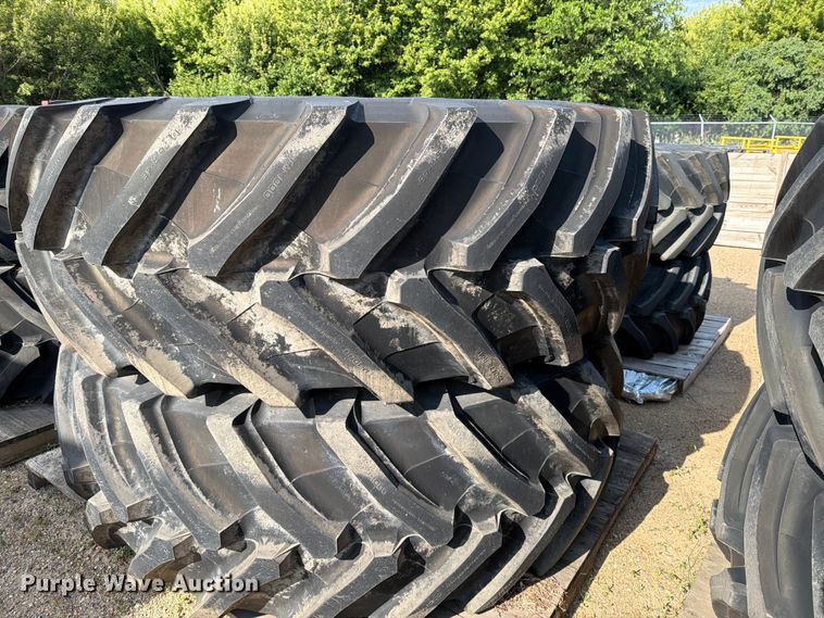 image for item EU5848 (4) Fendt 1050 tractor tires and wheels