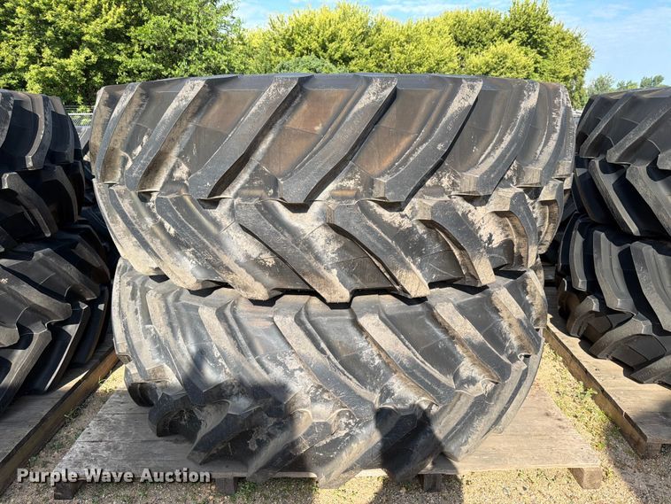image for item EU5848 (4) Fendt 1050 tractor tires and wheels