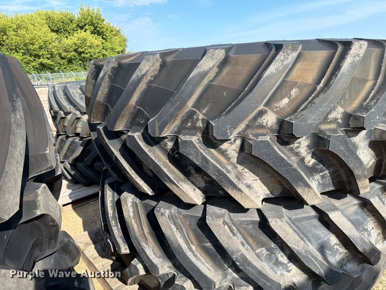 image for item EU5848 (4) Fendt 1050 tractor tires and wheels