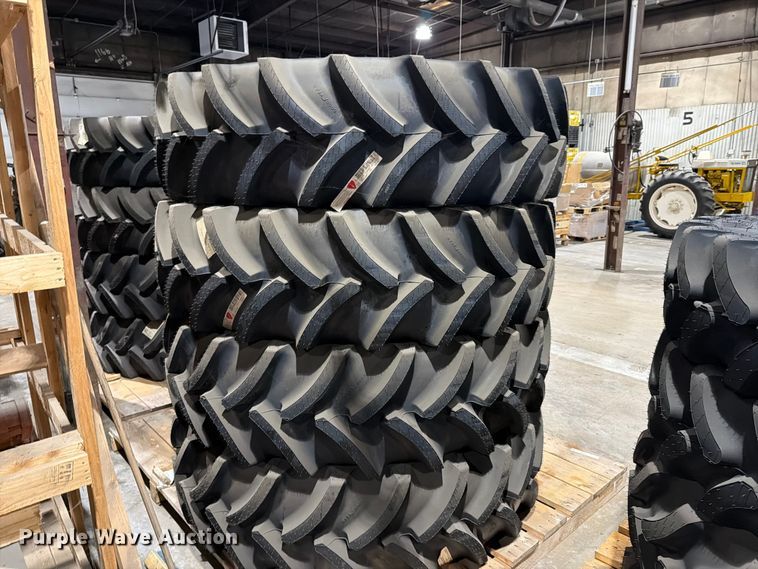 image for item EU5857 (4) Tires and rims