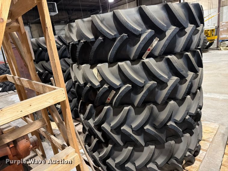 image for item EU5857 (4) Tires and rims