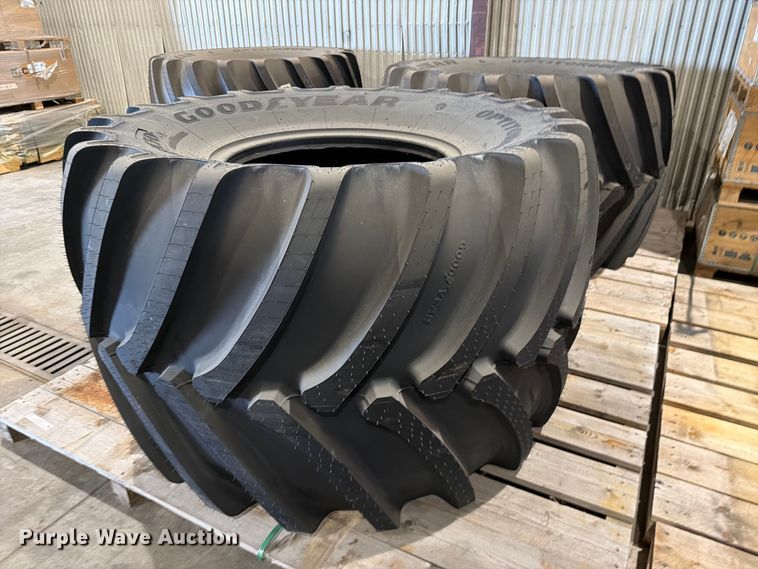 Goodyear VF105/50R32CF0 tire
