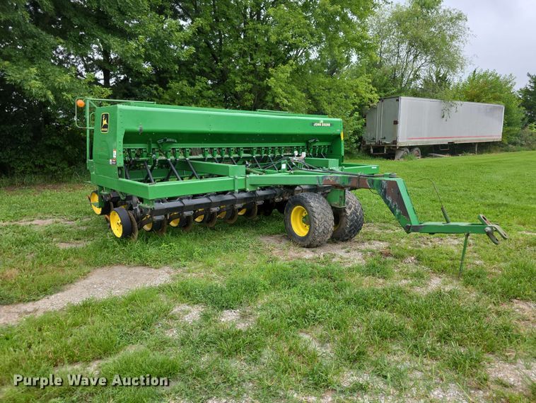 image for item EV2433 1995 John Deere 750 grain drill