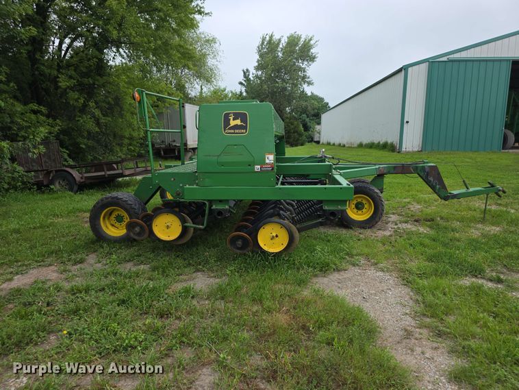 image for item EV2433 1995 John Deere 750 grain drill