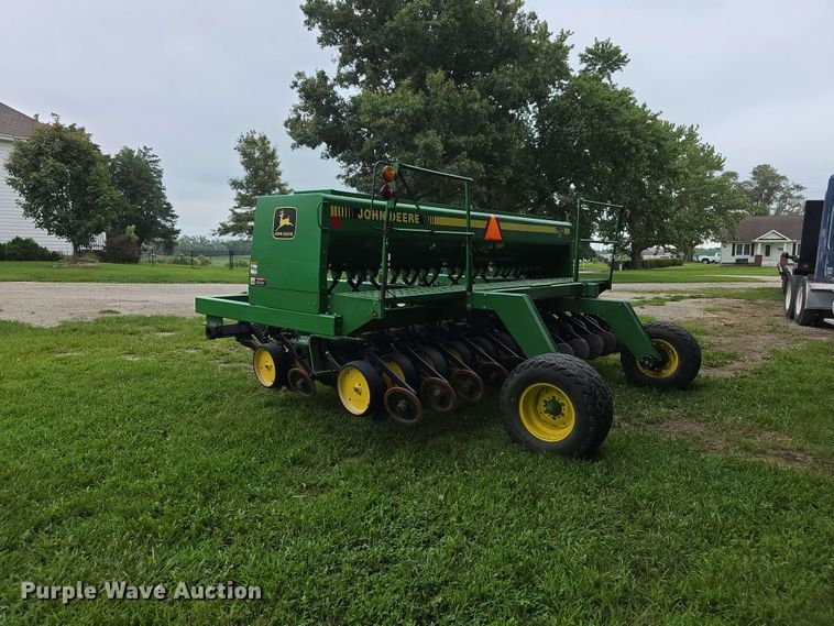 image for item EV2433 1995 John Deere 750 grain drill