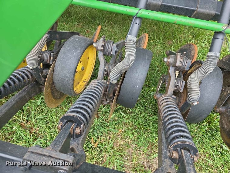 image for item EV2433 1995 John Deere 750 grain drill