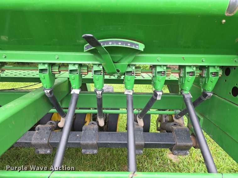 image for item EV2433 1995 John Deere 750 grain drill