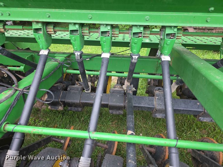 image for item EV2433 1995 John Deere 750 grain drill