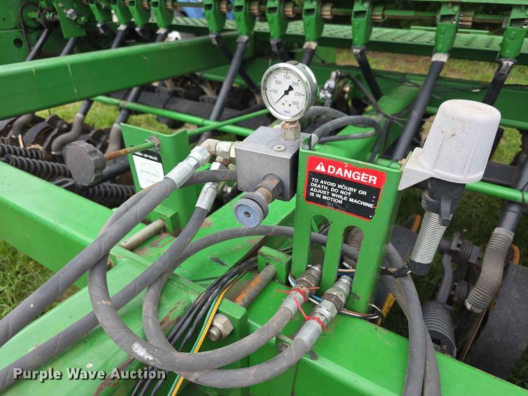 image for item EV2433 1995 John Deere 750 grain drill