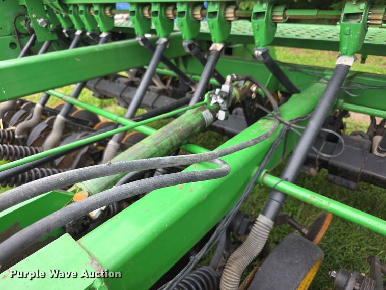 image for item EV2433 1995 John Deere 750 grain drill