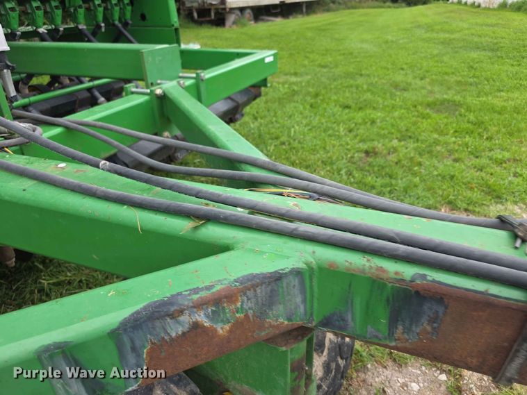 image for item EV2433 1995 John Deere 750 grain drill