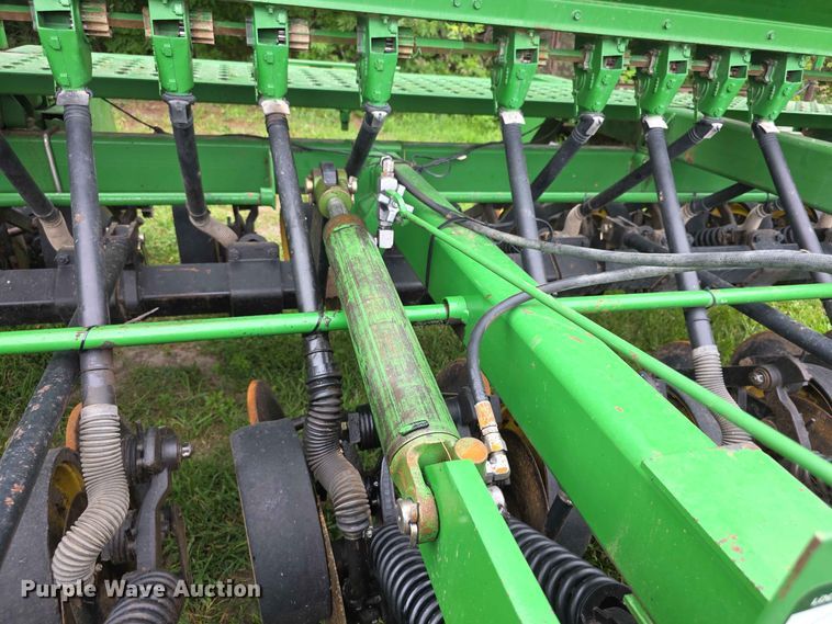 image for item EV2433 1995 John Deere 750 grain drill