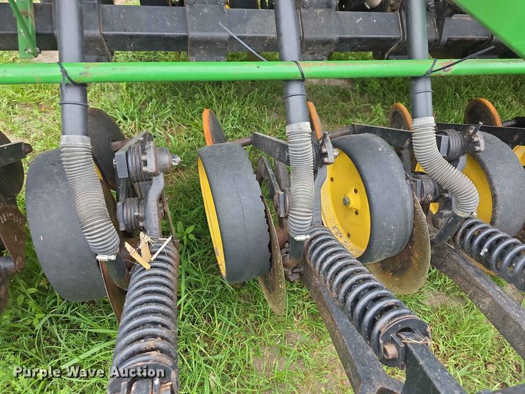 image for item EV2433 1995 John Deere 750 grain drill