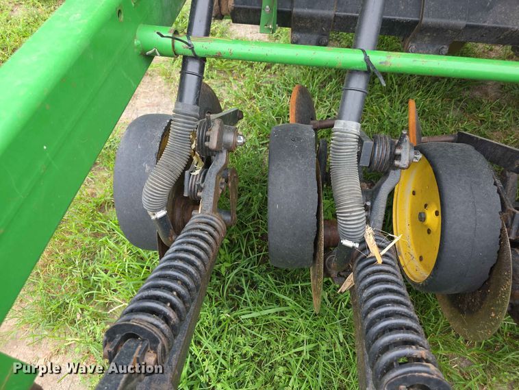 image for item EV2433 1995 John Deere 750 grain drill