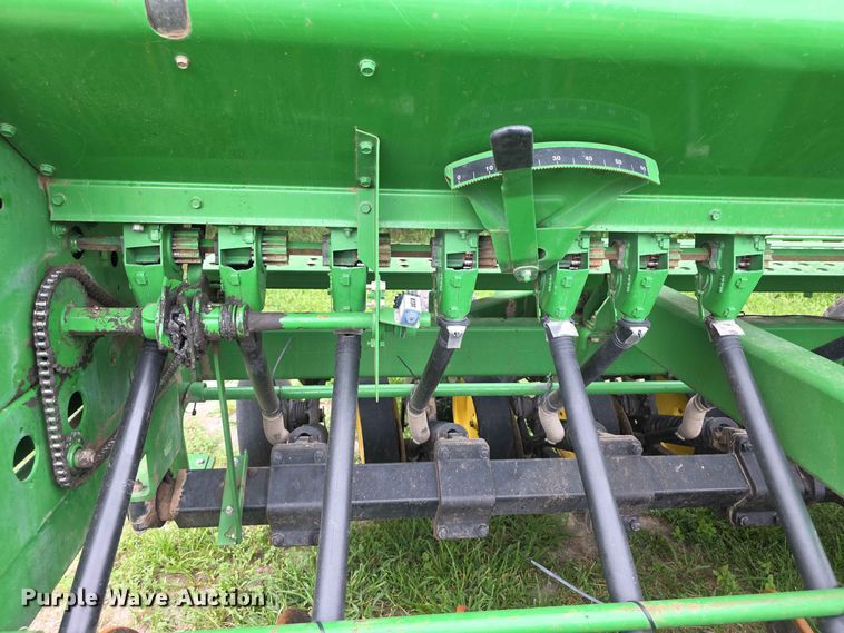 image for item EV2433 1995 John Deere 750 grain drill