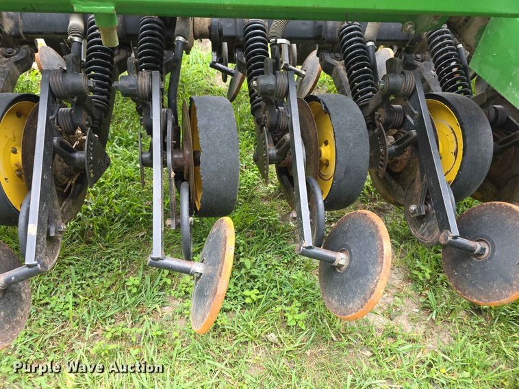 image for item EV2433 1995 John Deere 750 grain drill