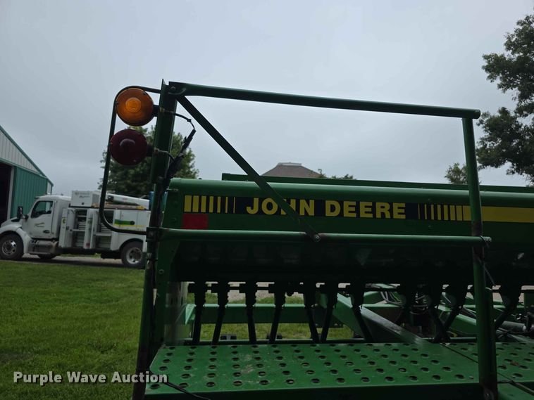 image for item EV2433 1995 John Deere 750 grain drill