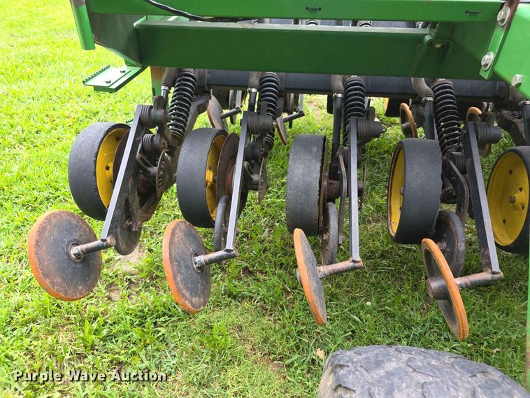 image for item EV2433 1995 John Deere 750 grain drill