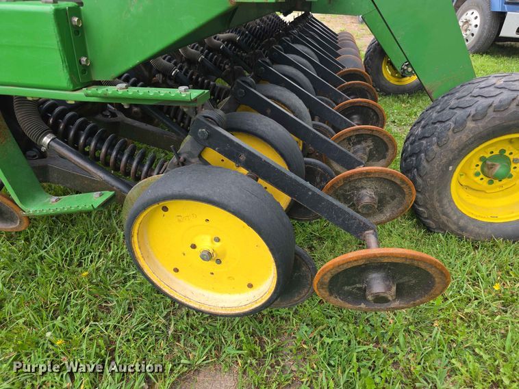 image for item EV2433 1995 John Deere 750 grain drill