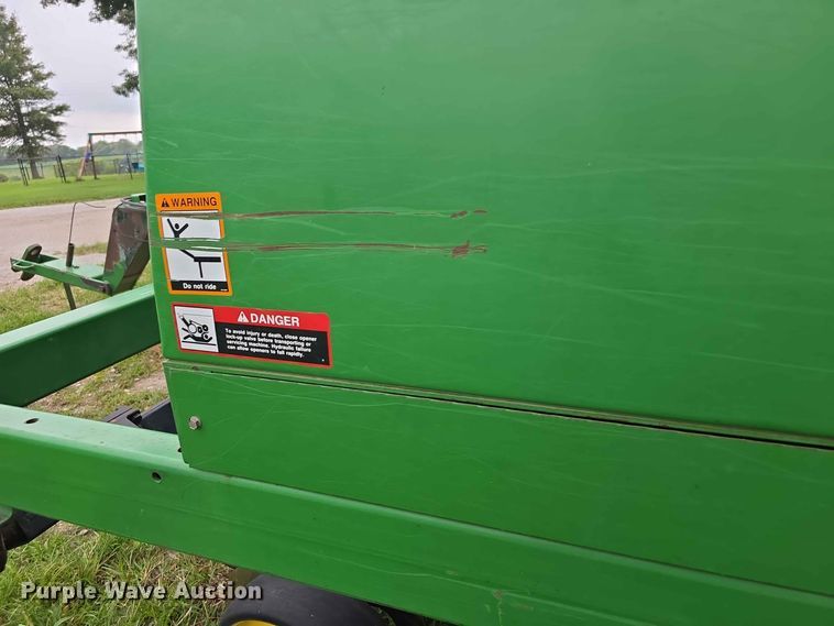 image for item EV2433 1995 John Deere 750 grain drill
