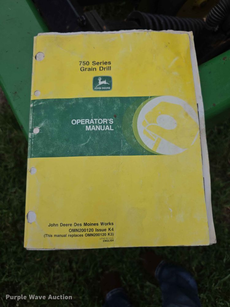 image for item EV2433 1995 John Deere 750 grain drill