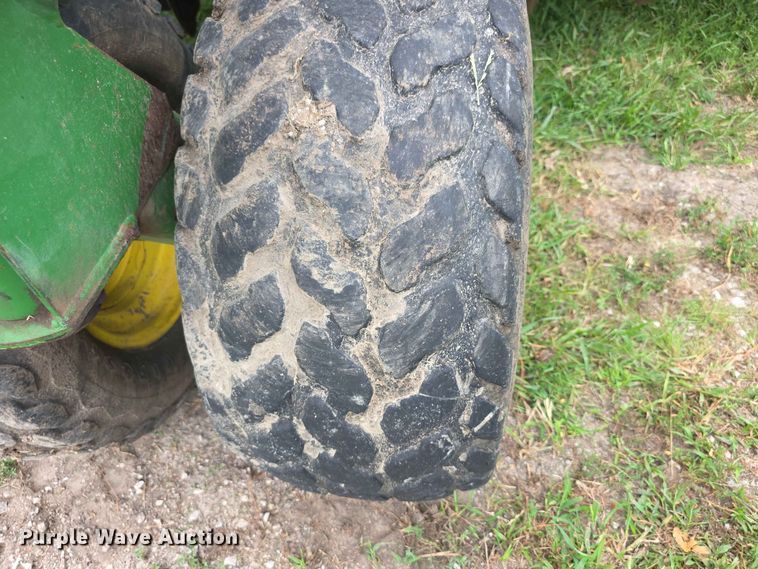 image for item EV2433 1995 John Deere 750 grain drill