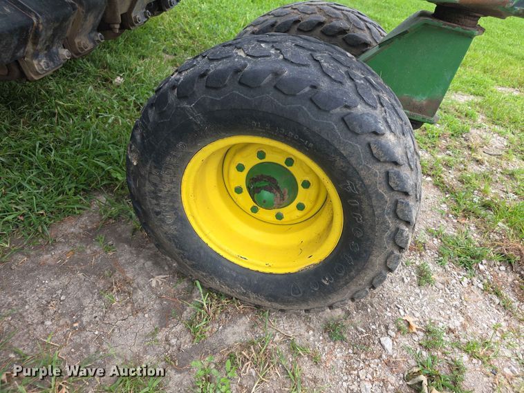 image for item EV2433 1995 John Deere 750 grain drill