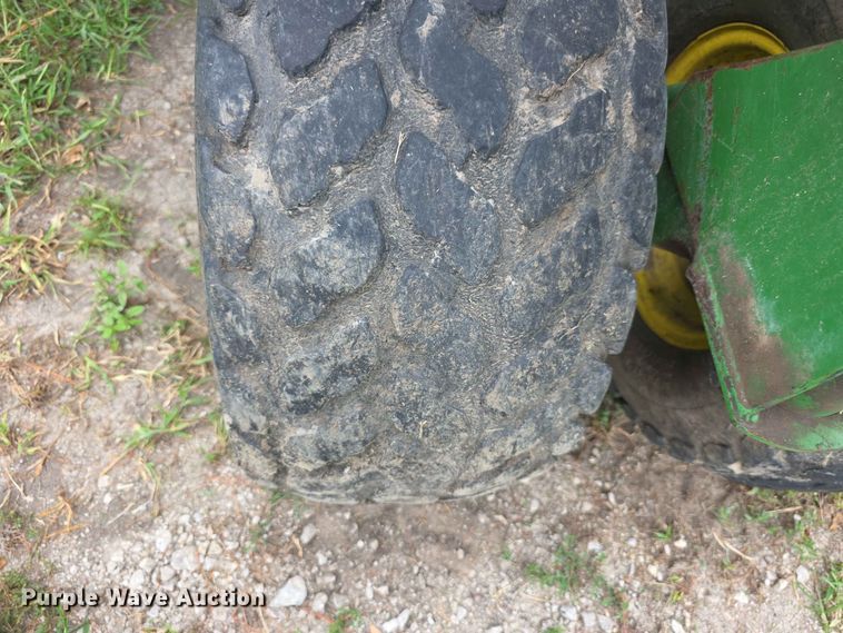 image for item EV2433 1995 John Deere 750 grain drill