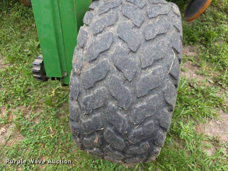 image for item EV2433 1995 John Deere 750 grain drill
