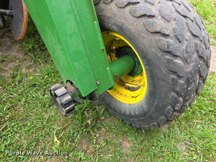 image for item EV2433 1995 John Deere 750 grain drill