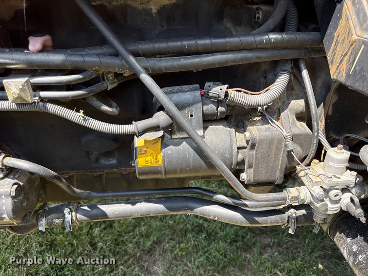image for item EV6024 Zetor 8421 tractor
