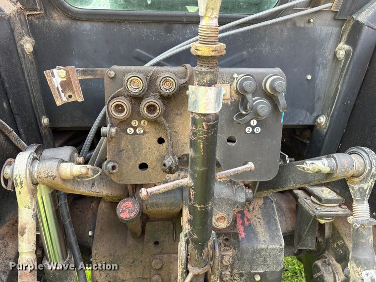 image for item EV6024 Zetor 8421 tractor