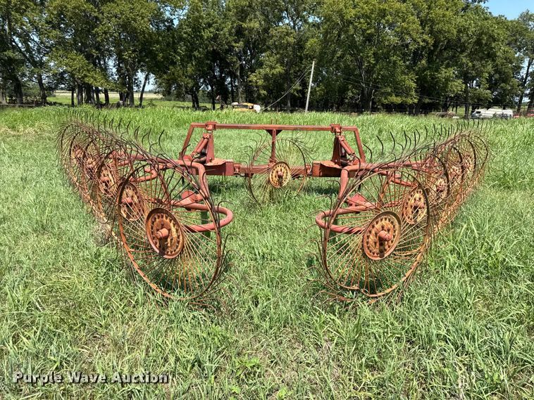image for item EV6027 Hay rake