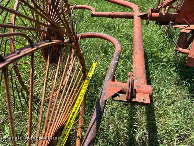 image for item EV6027 Hay rake